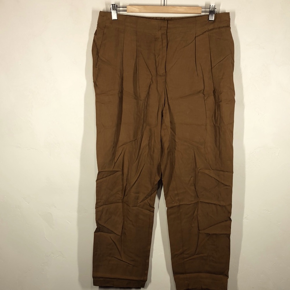 Chico’s tan skimmer pants size Chico’s 1.5/10